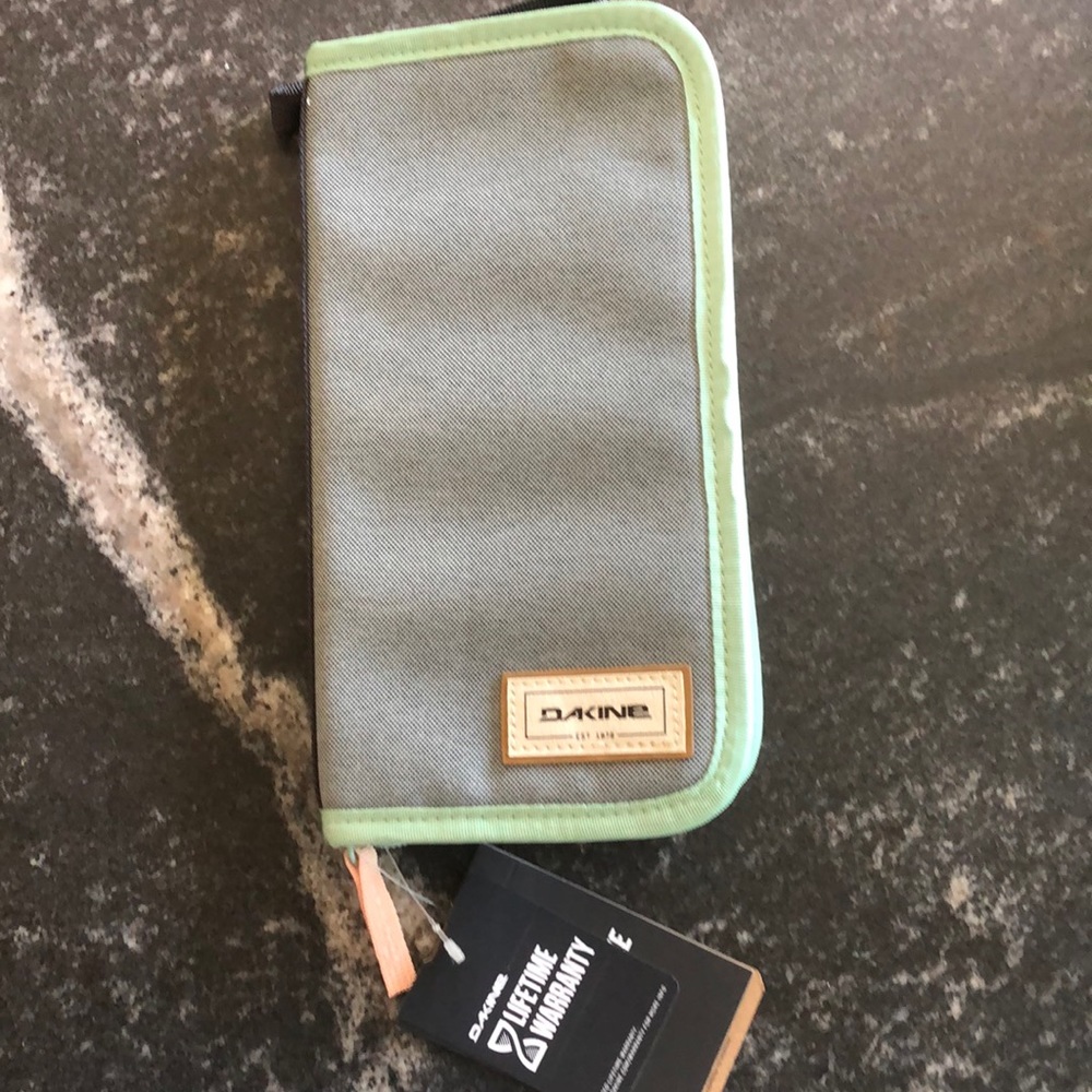 NWT Dakine Travel Sleeve organizer wallet